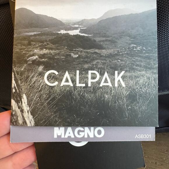 CALPAK NWT Magno Armor Laptop Bag Briefcase Padded Pockets Adjustable Strap - Picture 6 of 13